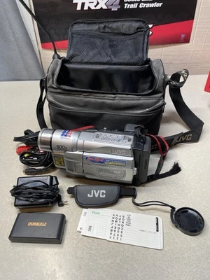 JVC GR-SXM745U Super VHS-C 600x  Camcorder + Charger + Case UNTESTED - Image 1 of 4