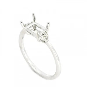 Ring Halbfassung Smaragdschliff 7x5 mm in 14 Karat Weißgold mit Diamant-Akzenten (53066) - Bild 1 von 6