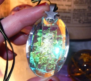 Hexe Kristall Anhänger Talisman Amulett Stern Witch Magie Fantasy Besen Walburga - Bild 1 von 7