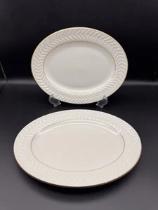 Set piatti da portata ovale avorio SHENANGO CINA bordo oro fascia alloro goffrato ~ 2 - Foto 1 di 17
