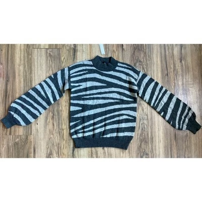 NWT Aqua Cashmere Zebra Stripe Gray Sweater Sz Small - Image 1 of 4