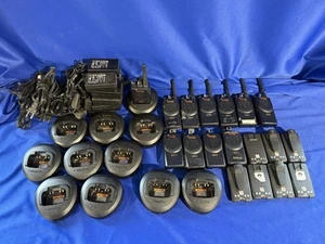 Motorola Mag One BPR40 2 Way Radio 11x Radios Chargers 8x Batteries - Read Below - Zdjęcie 1 z 13