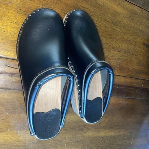 TROENTORPS O’Keefe Black Leather Clogs Slip-on Wood Comfort Shoes Size 38 - Picture 1 of 13
