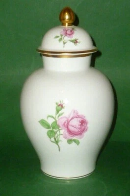 Alte Fürstenberg Vase Porzellanvase Vasen Pokalvase Pokal Deckelvase Deckelpokal - Bild 1 von 4