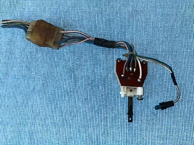 Conjunto de interruptor de velocidad ventilador ventilador calentador Toyota Tercel 83-88 84732-16031 Foto 1 de 4