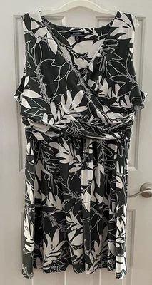 Lands' End Tropical Green & White Floral Dress Wrap Top Resort Dress 20W-22W - Image 1 of 4