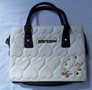 Betsy Johnson Purse Shoulder Bag Tote White Quilted Hearts Butterfly Hummingbird - Picture 1 of 10