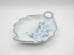 RARE ROYAL COPENHAGEN LEAF SHAPED PORCELAIN BOWL #9209 BLUEFLOWERS SIGNED PEARLE - Picture 1 of 15