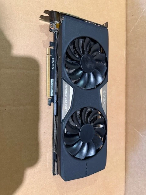 Tarjeta de gráficos EVGA NVIDIA GeForce GTX 980 Ti 6 GB GDDR5 - 06G-P4-4995-KR Foto 1 de 1