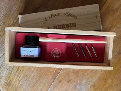 HERBIN Geschenkset Kalligrafie Federhalter, Schreibfedern Lila Tinte Holzkasten - Bild 1 von 4