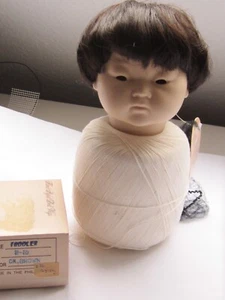 Neue Puppen -Perücke NEU 24 - 27  cm Kopfumfang  Global Dolls USA  D.Braun  9-10 - Bild 1 von 2