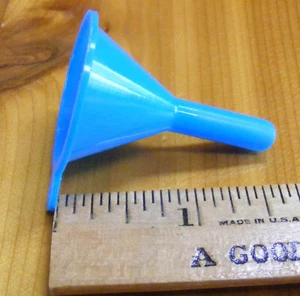 5 PCS SMALL PLASTIC FUNNEL FOR PERFUME DIFFUSSER BOTTLE - Picture 1 of 3
