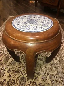 Chinesischer alter Huanghuali Holz geschnitzt blau & weiß Porzellan Hocker, Stuhl, Ständer - Bild 1 von 14