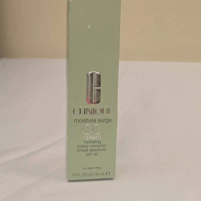 Clinique Hidratación Surge CC Crema, FPS 30, Mediana, Nueva en Caja Foto 1 de 4