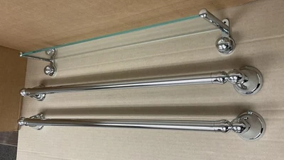 Prateleira de banho cromada e vidro com duas barras de toalha correspondentes de 24” da Delta - Imagem 1 de 4