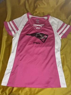 Camisa para mujer Patriots talla pequeña majestuosa manga corta Foto 1 de 2