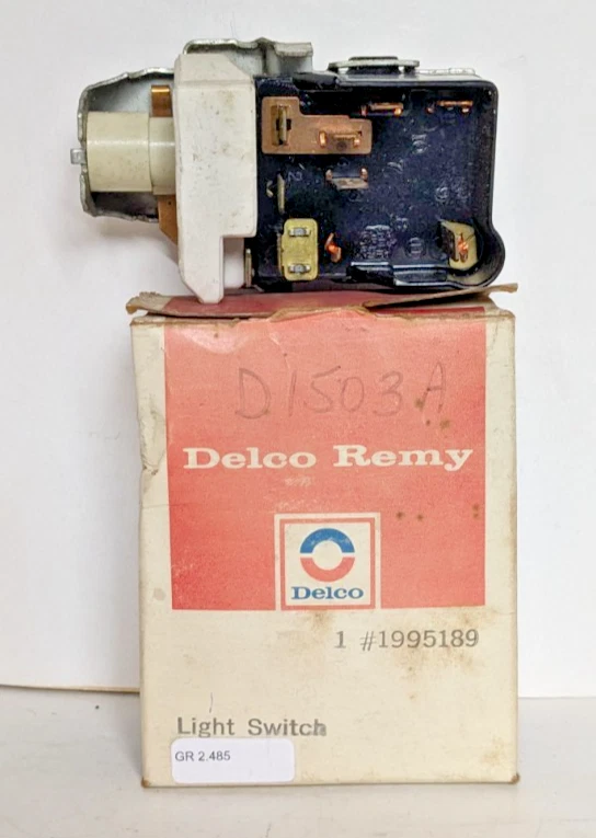 INTERRUPTOR DE FAROS NUEVO AC DELCO (GM) 1976-1977 OLDSMOBILE & CUTLASS 1995189 Foto 1 de 4