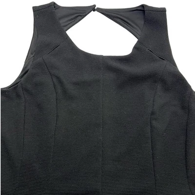Mini vestido Elle preto fit and flare sem mangas material com nervuras zíper tamanho 14 - Imagem 1 de 4