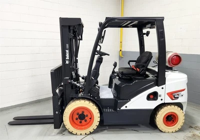 NOVO 2025 BOBCAT G30E-7DF 6.000 LB EMPILHADEIRA TRIPLA + PNEUS PNEUMÁTICOS SSFP 4 VIAS - Imagem 1 de 4