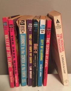 Lot of 8 VINTAGE Most 1960’s ACE Sci-Fi Paperback Books Kuttner, Verne, Delany - Picture 1 of 7
