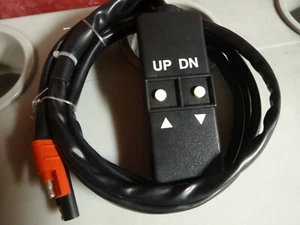 KABELGEBUNDENE FERNBEDIENUNG FÜR 12-24V MOTOREN - Bild 1 von 4