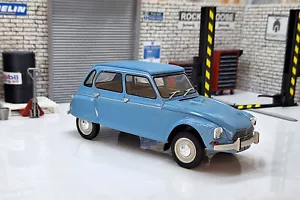 Modellino auto Citroen Dyane 6 - 1970 scala 1:24 in vetrina - Foto 1 di 5