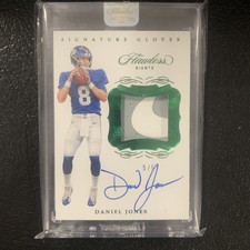 2019 Panini Flawless Daniel Jones RPA  Auto Signature Gloves Emerald 5/5 Giants