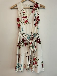 CUE CITY Ladies Dress Size 4 BNWT Floral Sleeveless Vneck Pencil Waist Tie Lined - Picture 1 of 12