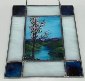 Panel de ventana pintado a mano por Donna Tolbert 1981 Suncatcher Bird and Blossoms - Imagen 1 de 9