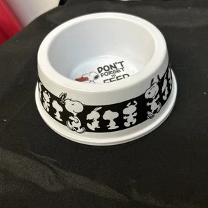 Klassischer Kunststoff Snoopy Hundenapf - Bild 1 von 3