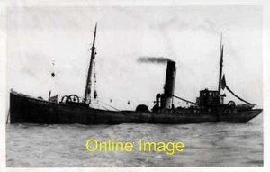 Ship Photo - Grimsby Trawler GY87 Onward at sea c1930's - Afbeelding 1 van 1