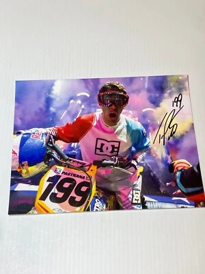 Foto de motocross 8x10 firmada autografiada por Travis Pastrana Nitro Circus Foto 1 de 3