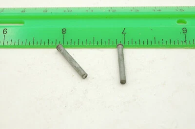 Peças de portão de travessia Lionel 47: #47-13 rebite (DOIS), NOS, EXCELENTE - Imagem 1 de 4