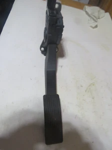 09 FORD ESCAPE Accelerator GAS Pedal Assembly - Picture 1 of 5