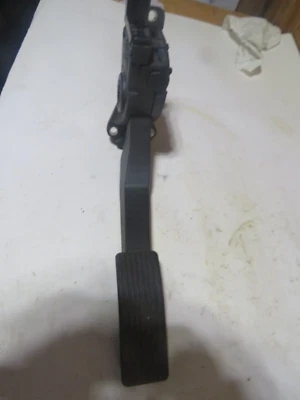 09 FORD ESCAPE Accelerator GAS Pedal Assembly - Image 1 of 4