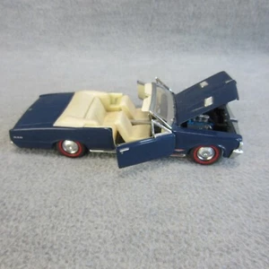 Franklin Mint Pontiac GTO Vintage 1/43 Diecast Car Functional Doors Blue - Picture 1 of 9