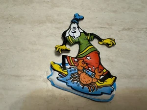 FIGURINA FORMAGGINI MIO PLASTECO MILANO N.11 PIPPO E IL GRANCHIO PIPPO AL MARE - Foto 1 di 2