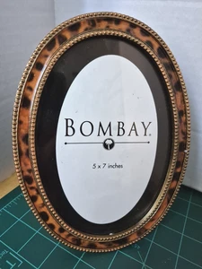 Vtg. Bombay Co Oval Enamel Leopard Print Design Picture Frame 5x7 1999 - Picture 1 of 6