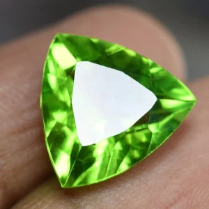 NATURAL Peridot TRILLION CUT 9.00 Carat Faceted Gemstone Best Quality - Picture 1 of 5