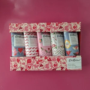Cath Kidston WITH LOVE Handcreme Geschenkset 5 x 30 ml Rose & Cassis NEU im Karton - Bild 1 von 5