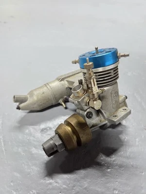 GP Great Planes Marine Engine .25 Nitro RC Boat .25   - Image 1 of 4