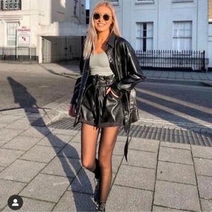 Ci Sono black faux leather shorts with belt Size M - Picture 1 of 6