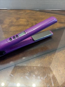 Plancha de pelo digital de cerámica de titanio CHI Smart púrpura CS1006 - Imagen 1 de 7