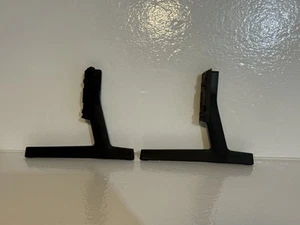 SAMSUNG STAND LEGS Model: UN65DU6900F - Picture 1 of 4