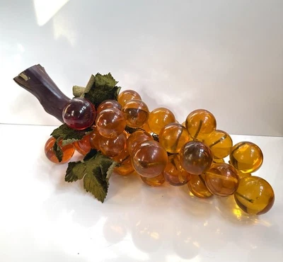 Vintage GRANDE Lucite Vermelho Laranja Âmbar Aglomerado de Uva MCM 16" 70s Folhas Falsas - Imagem 1 de 4