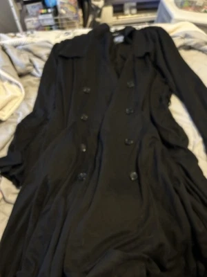 Gabardina negra tórrida talla 4 Foto 1 de 2