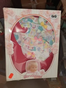IL MONDO ROSA DI SBRODOLINA ABITO VESTITINO bambola plush VINTAGE 1988 GIG doll - Imagen 1 de 5