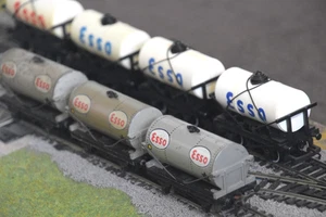 Hornby Esso Oil Tank Wagons x7 Seven Oil Tankers 3 Dublo Metal & 4 Plastic OO - Picture 1 of 12