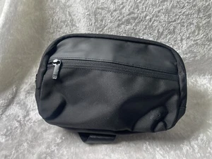 ๐ A New Motion Belt Fanny Pack Black Grey Inside - Picture 1 of 6