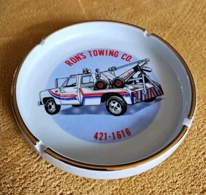 Vintage Towing Company Aschenbecher Ron's Towing Weißgoldrand 6,75 Zoll - Bild 1 von 4